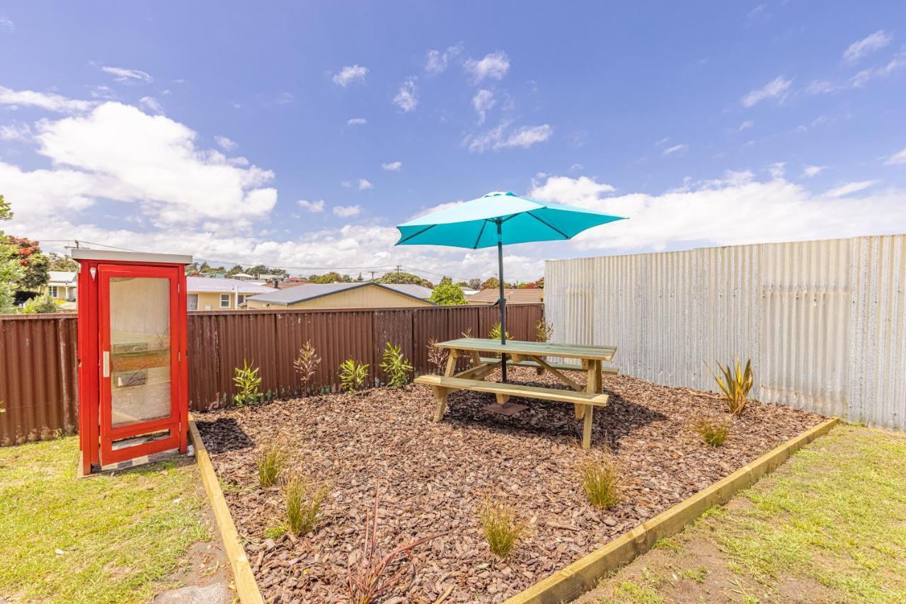 Le Riva Bed And Breakfast By The Beach Whanganui Exterior photo
