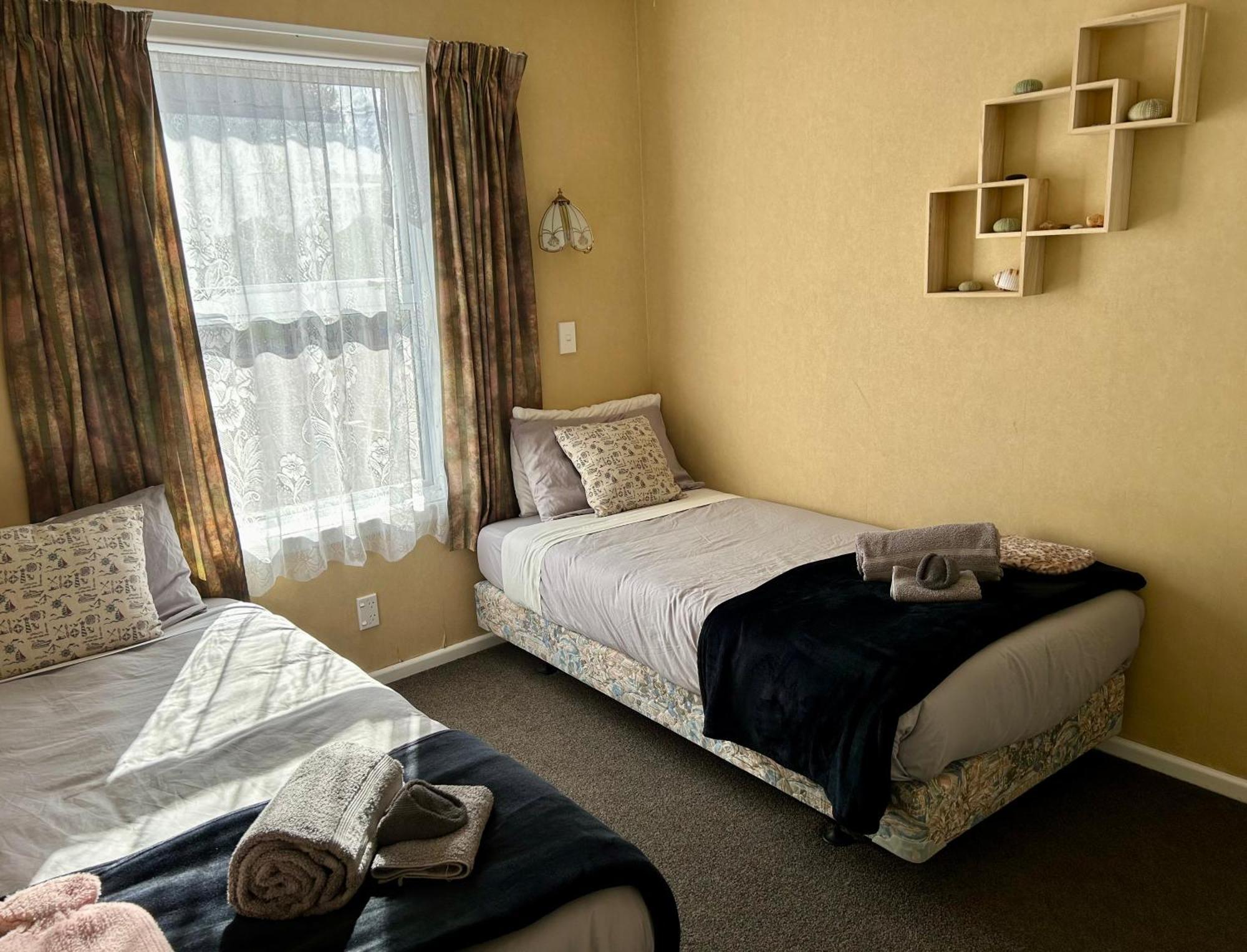 Le Riva Bed And Breakfast By The Beach Whanganui Exterior photo